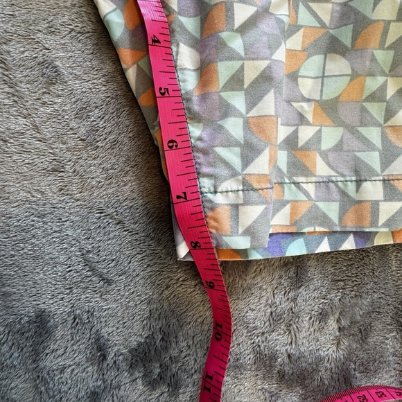 RED Saks Fifth Avenue Men's Geometric Pattern Swim Shorts Size 34 - Picture 5 of 7